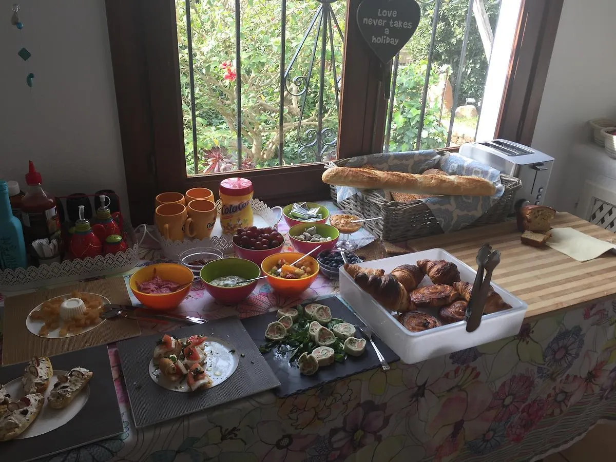 Bed & Breakfast Can Bliss B&B Cala Llenya  Spanien